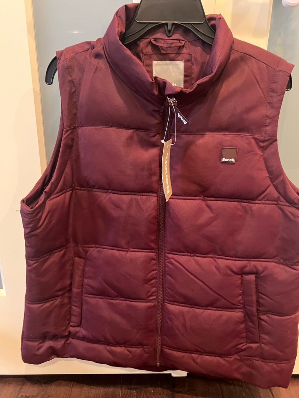 Bench Women's Burgundy Bomber Vest NWT - Picture 2 of 4